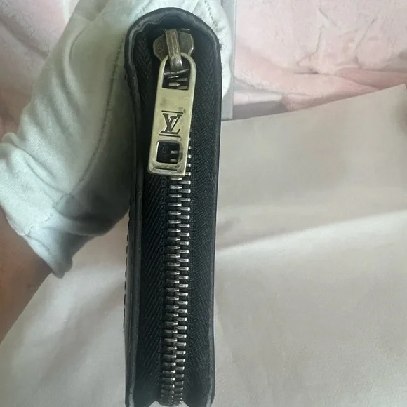 Louis Vuitton Classic Black leather zippy wallet organizer - Picture 6 of 16